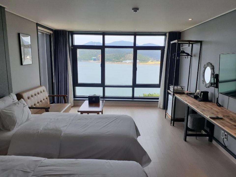 Tongyeong Bridge Hotel Extérieur photo