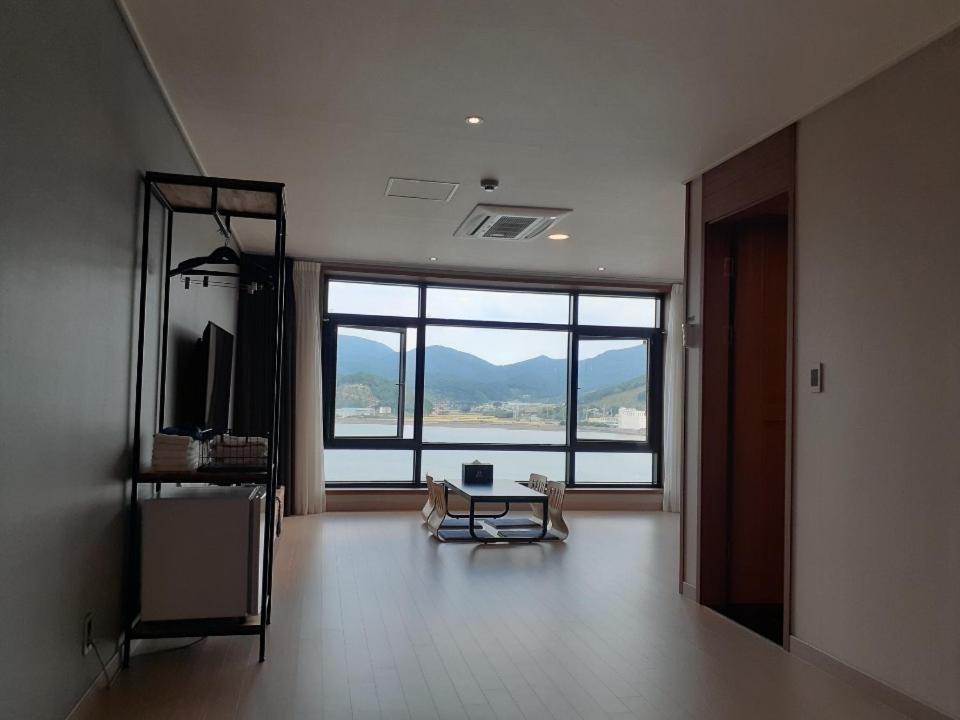 Tongyeong Bridge Hotel Extérieur photo