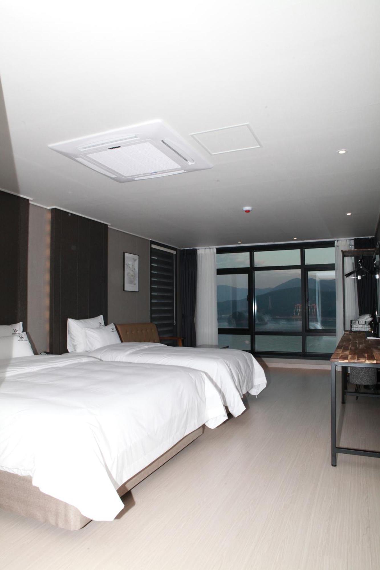 Tongyeong Bridge Hotel Extérieur photo