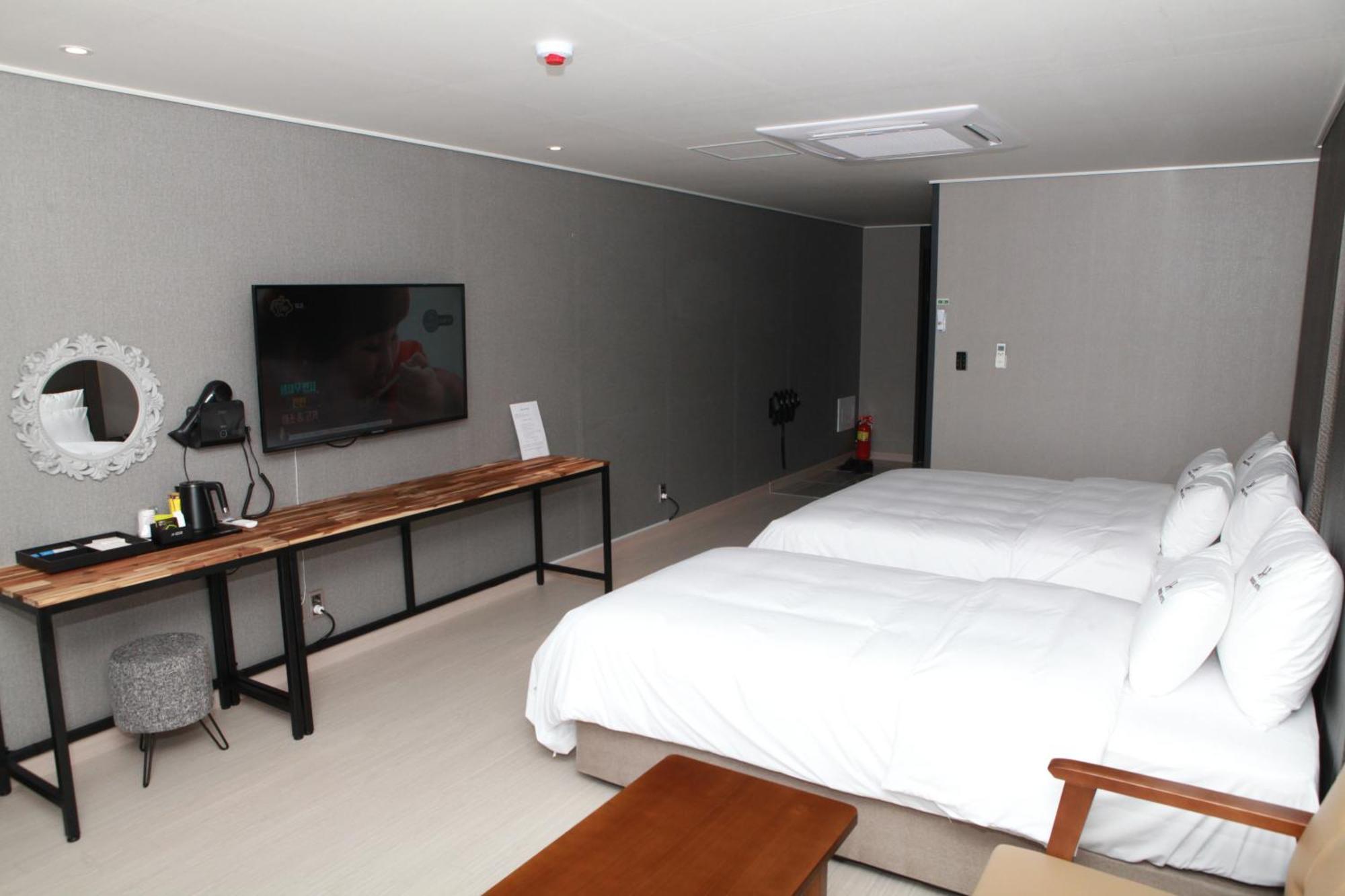 Tongyeong Bridge Hotel Extérieur photo