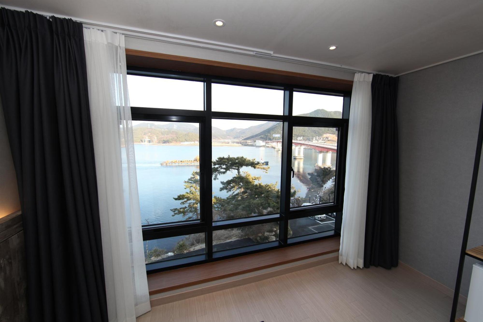 Tongyeong Bridge Hotel Extérieur photo