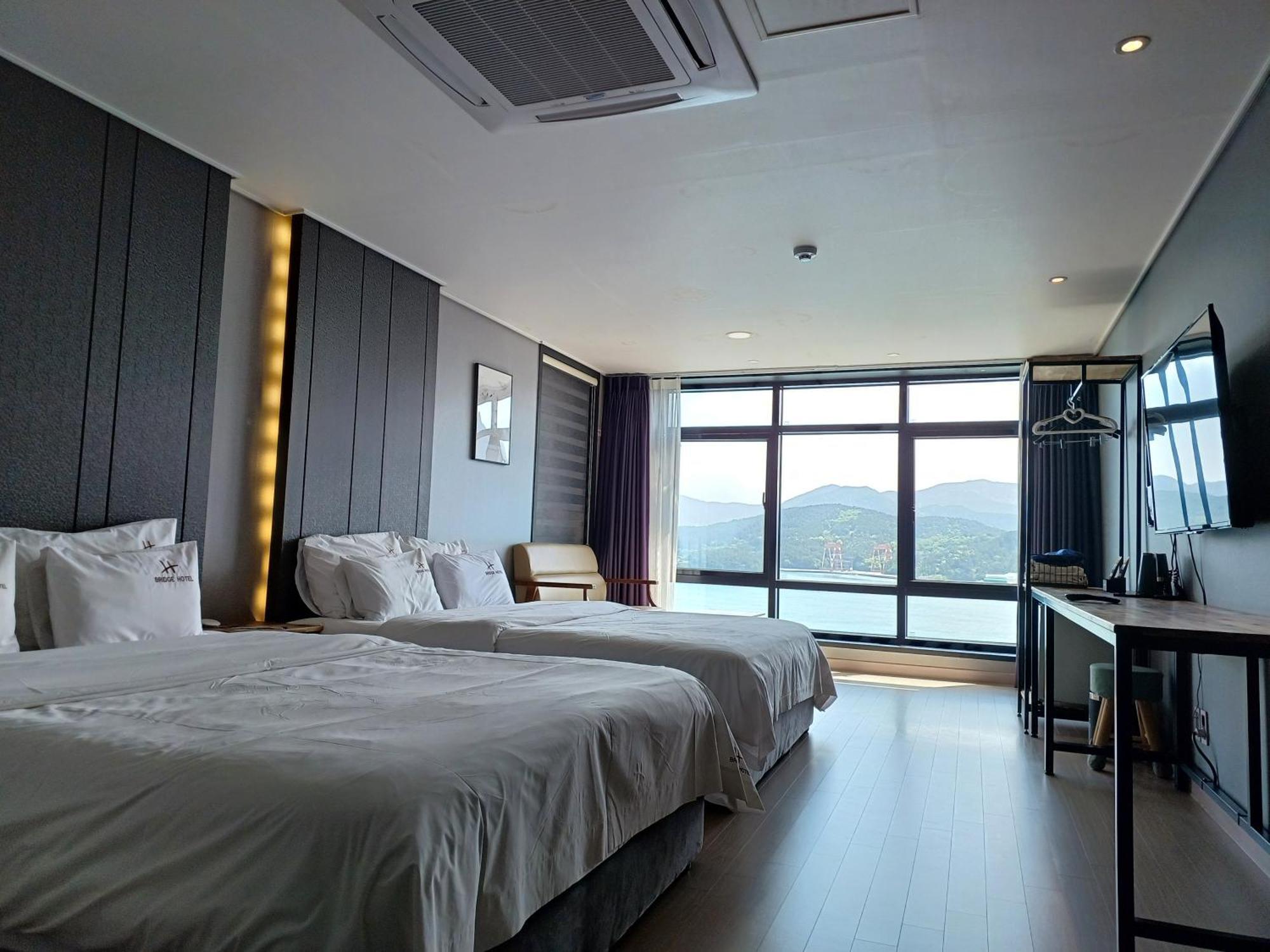 Tongyeong Bridge Hotel Extérieur photo