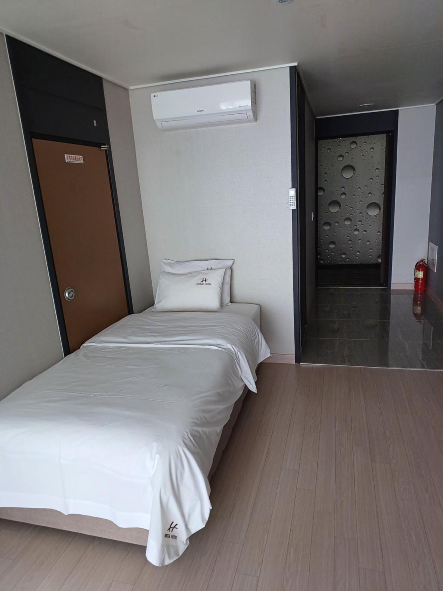 Tongyeong Bridge Hotel Extérieur photo
