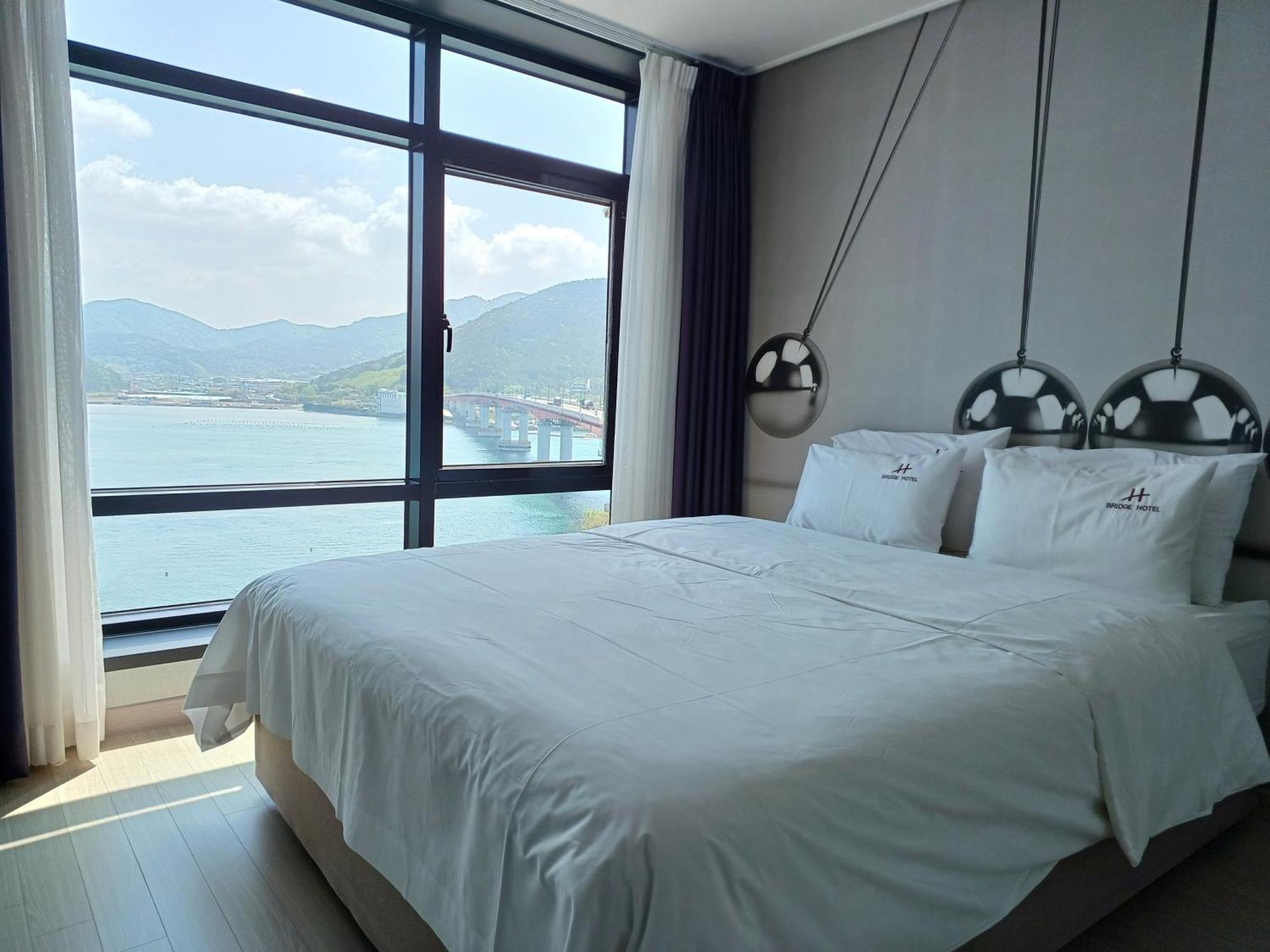 Tongyeong Bridge Hotel Extérieur photo