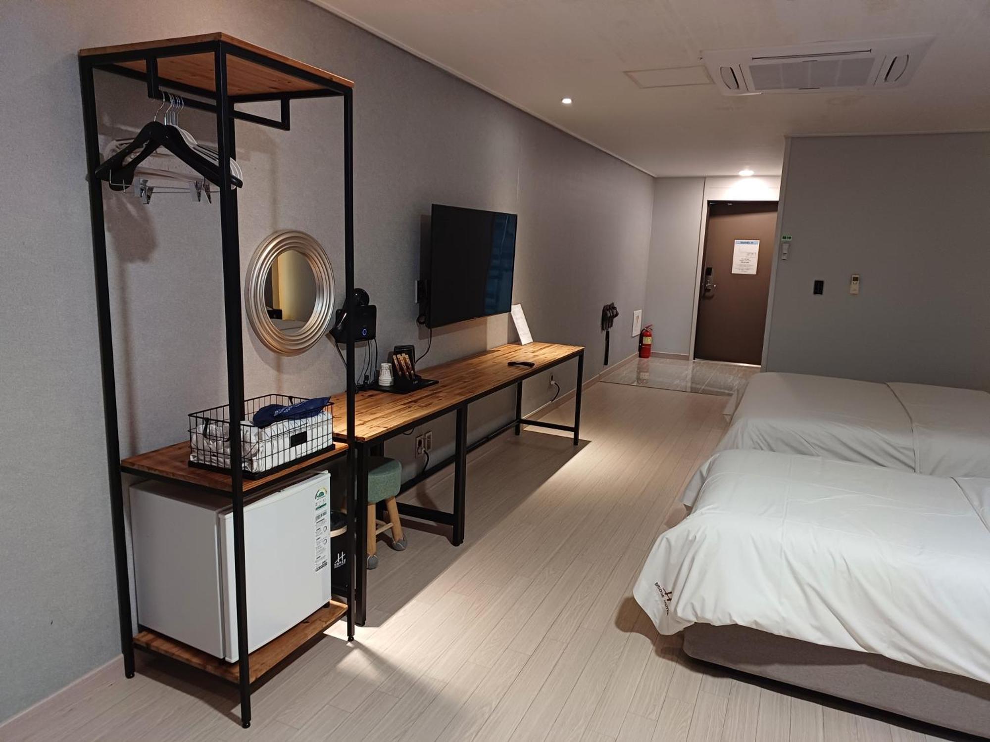 Tongyeong Bridge Hotel Extérieur photo