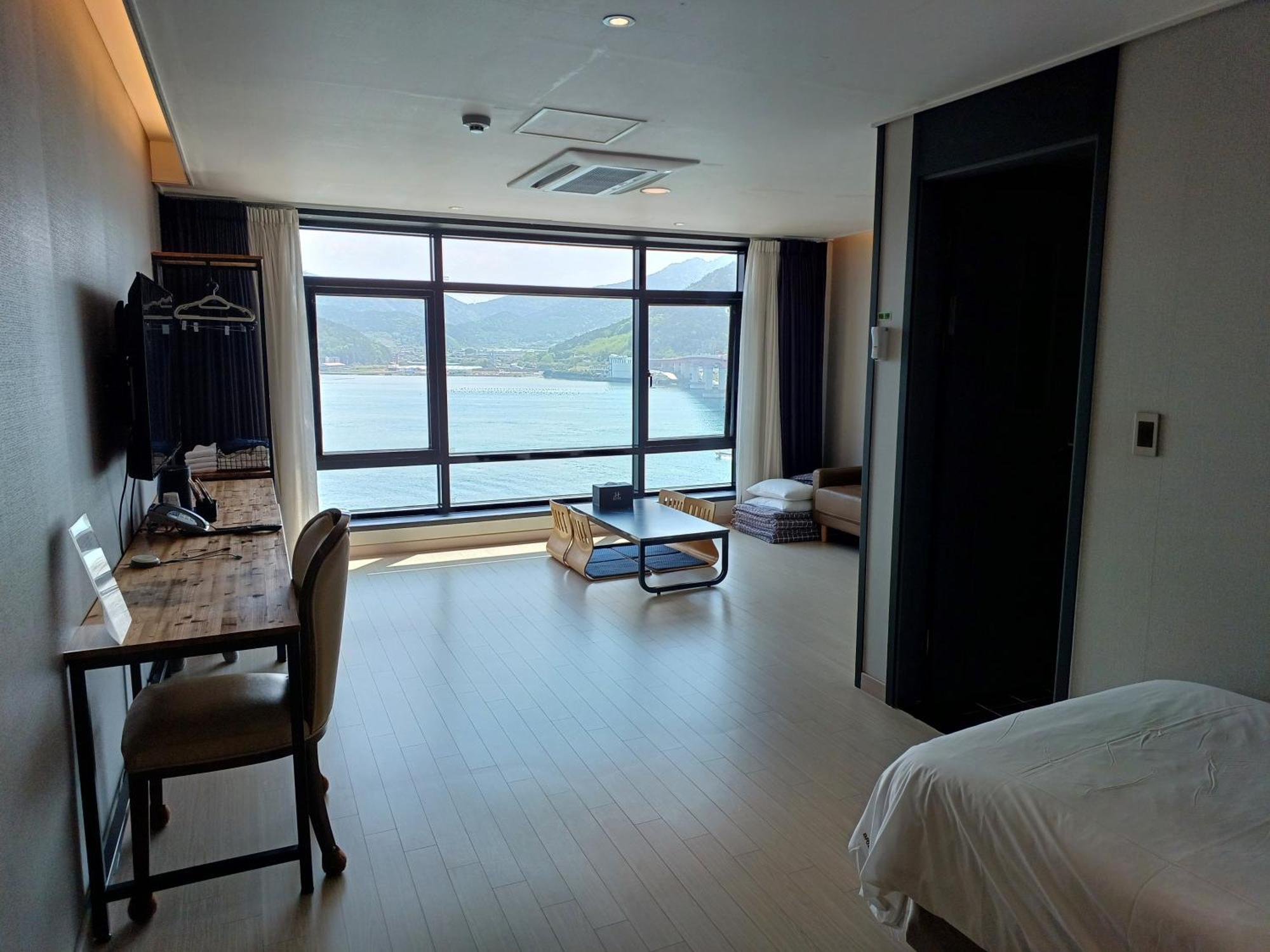 Tongyeong Bridge Hotel Extérieur photo